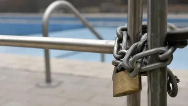 Dwa dni bez pływalni i hali koszykówki w Pabianicach