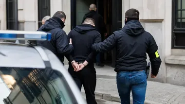 Wezwała policję po spotkaniu partnera. Był poszukiwany i ma zostać wydalony